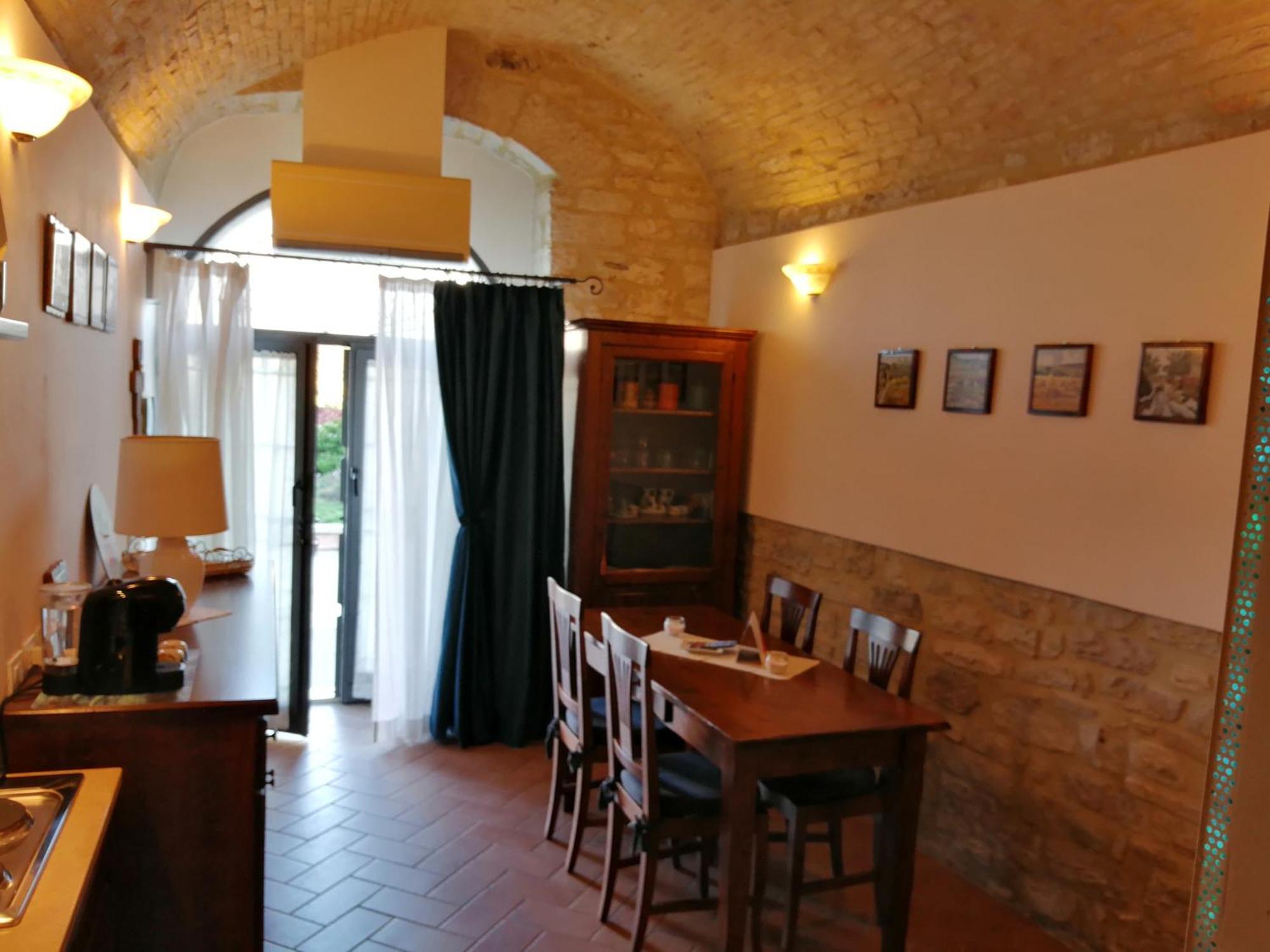 Appartamento Piazza Matteotti 10 Assisi Esterno foto